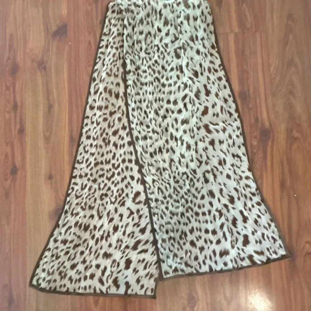 Echo scarfs inc animal print leopard Bloomingdale's 100% silk scarf